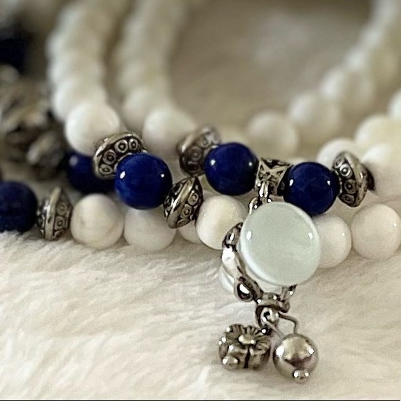 Beautiful Delicate Stone Wrap Bracelet - Lapis Stones and white natural beads - Picture 3 of 3
